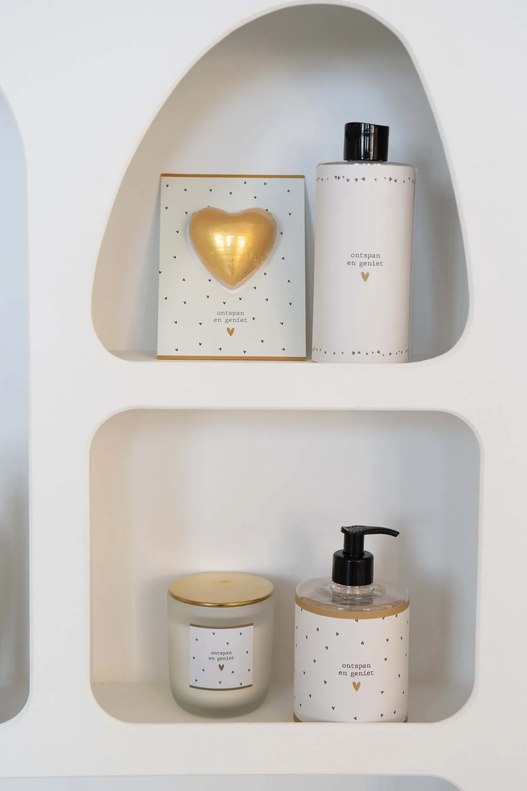 ZUSSS bodywash 500ml ontspan en geniet antracietgrijs/off white