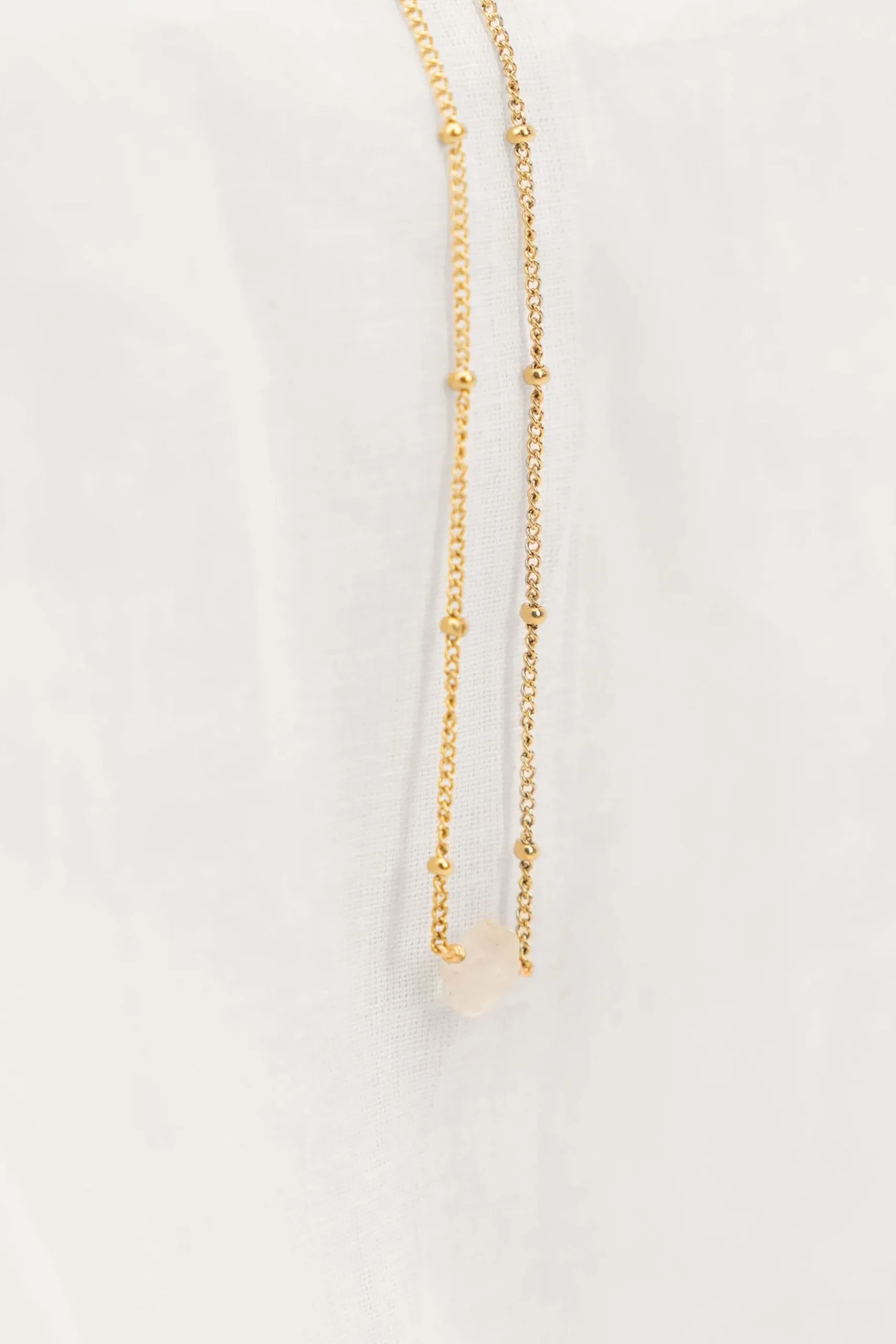 ZUSSS ketting met bloemsteentje /goud