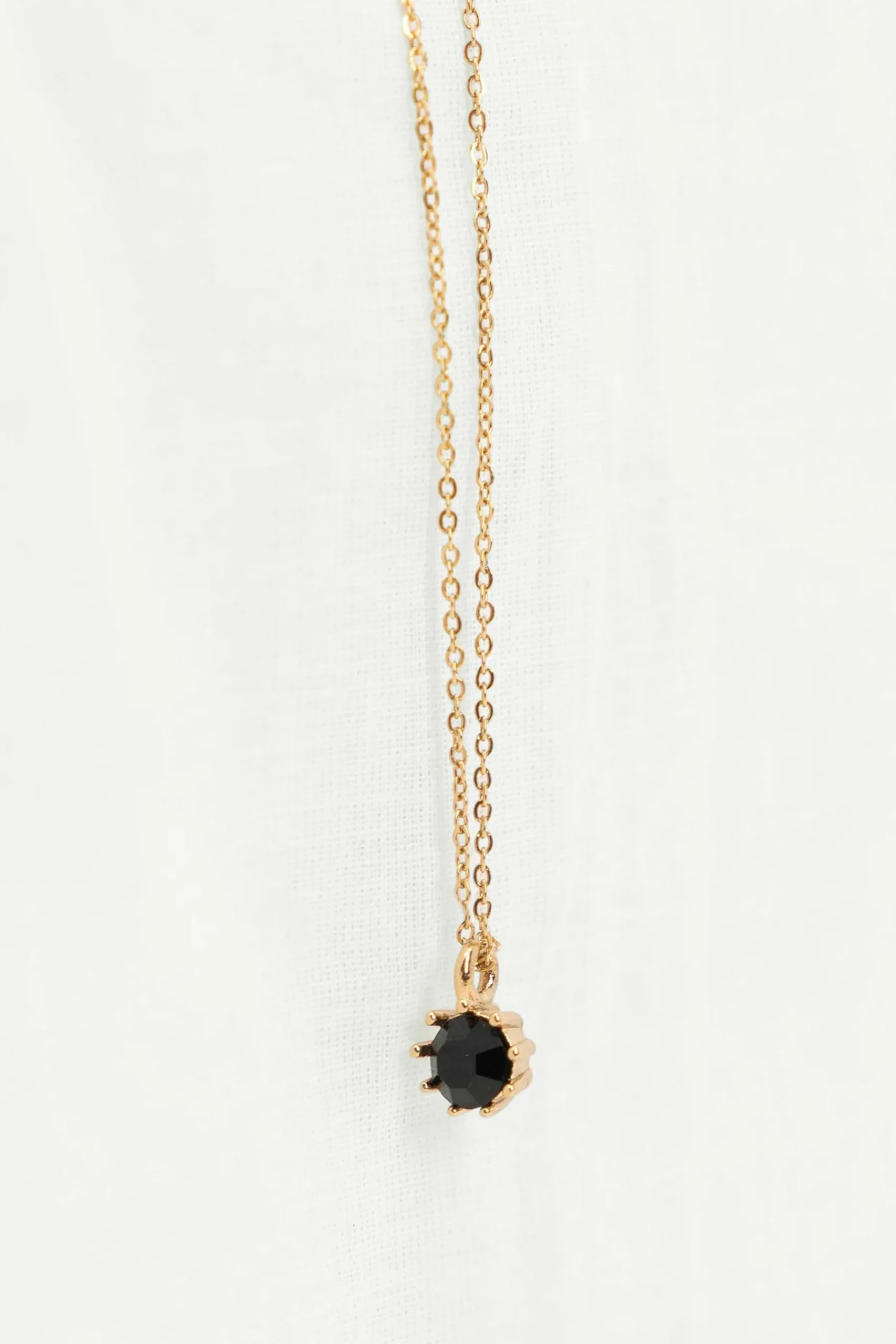 ZUSSS ketting met zwart steentje